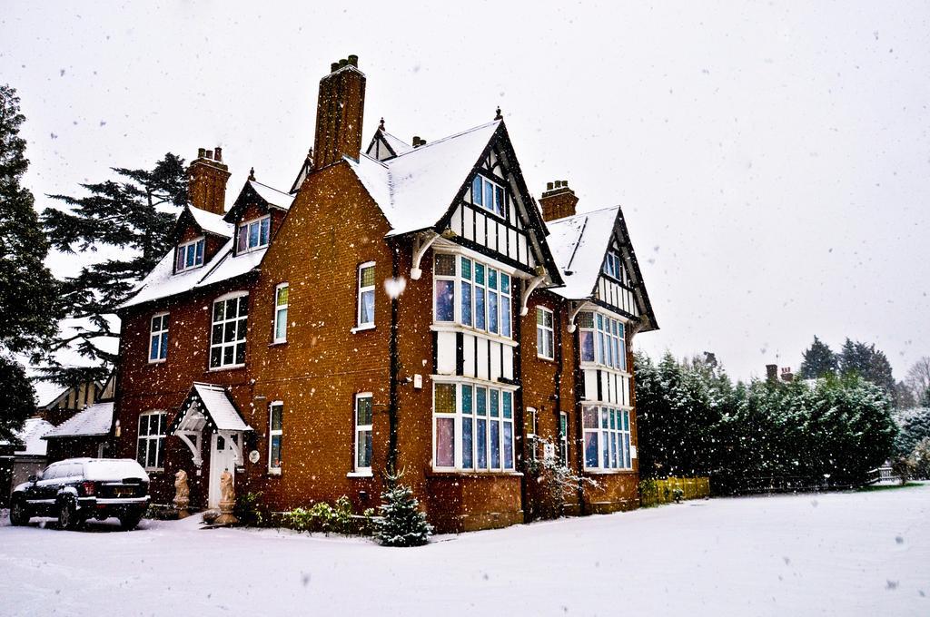 Gatwick Inn ฮอร์เลย์ ภายนอก รูปภาพ