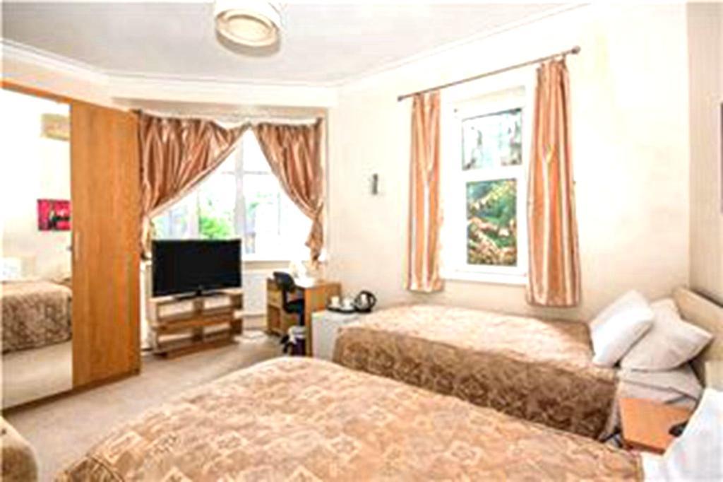 Gatwick Inn ฮอร์เลย์ ภายนอก รูปภาพ