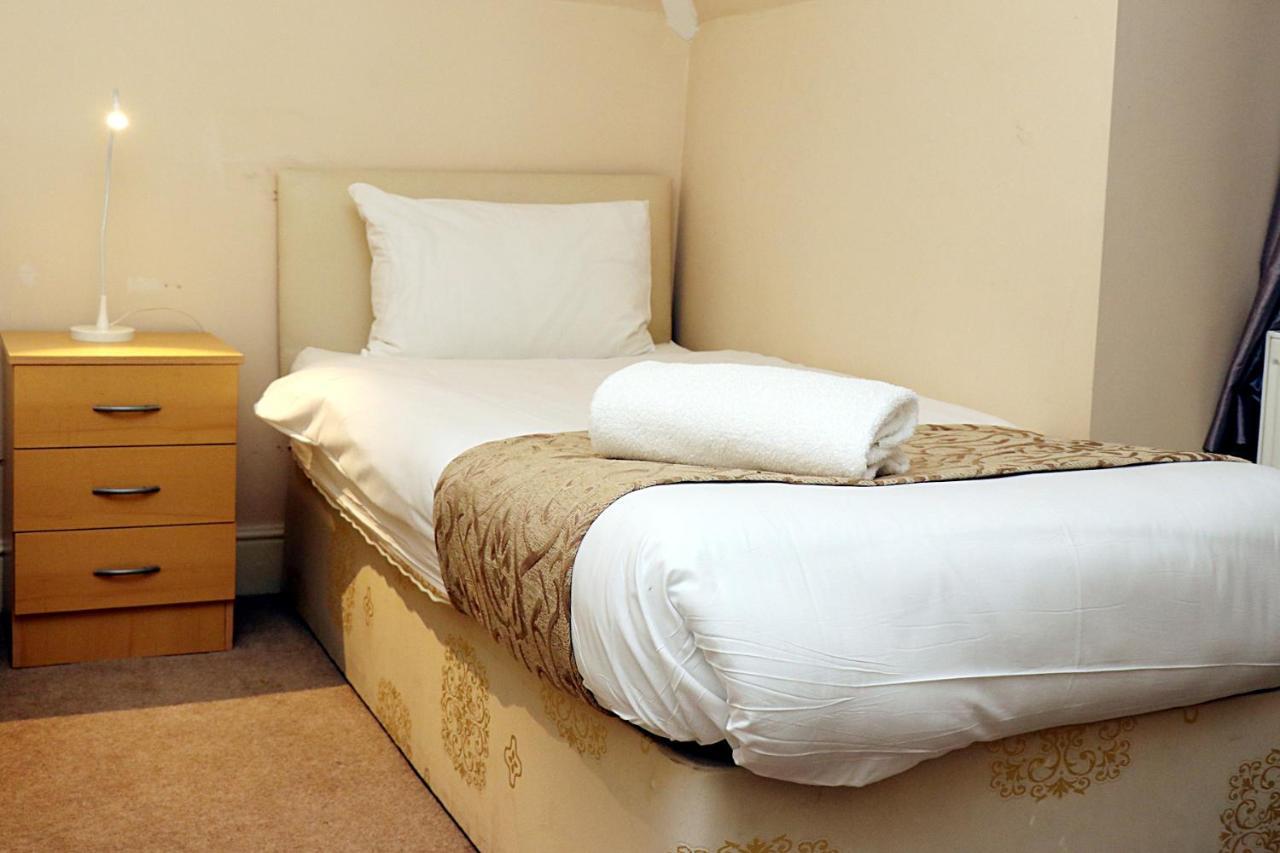 Gatwick Inn ฮอร์เลย์ ภายนอก รูปภาพ