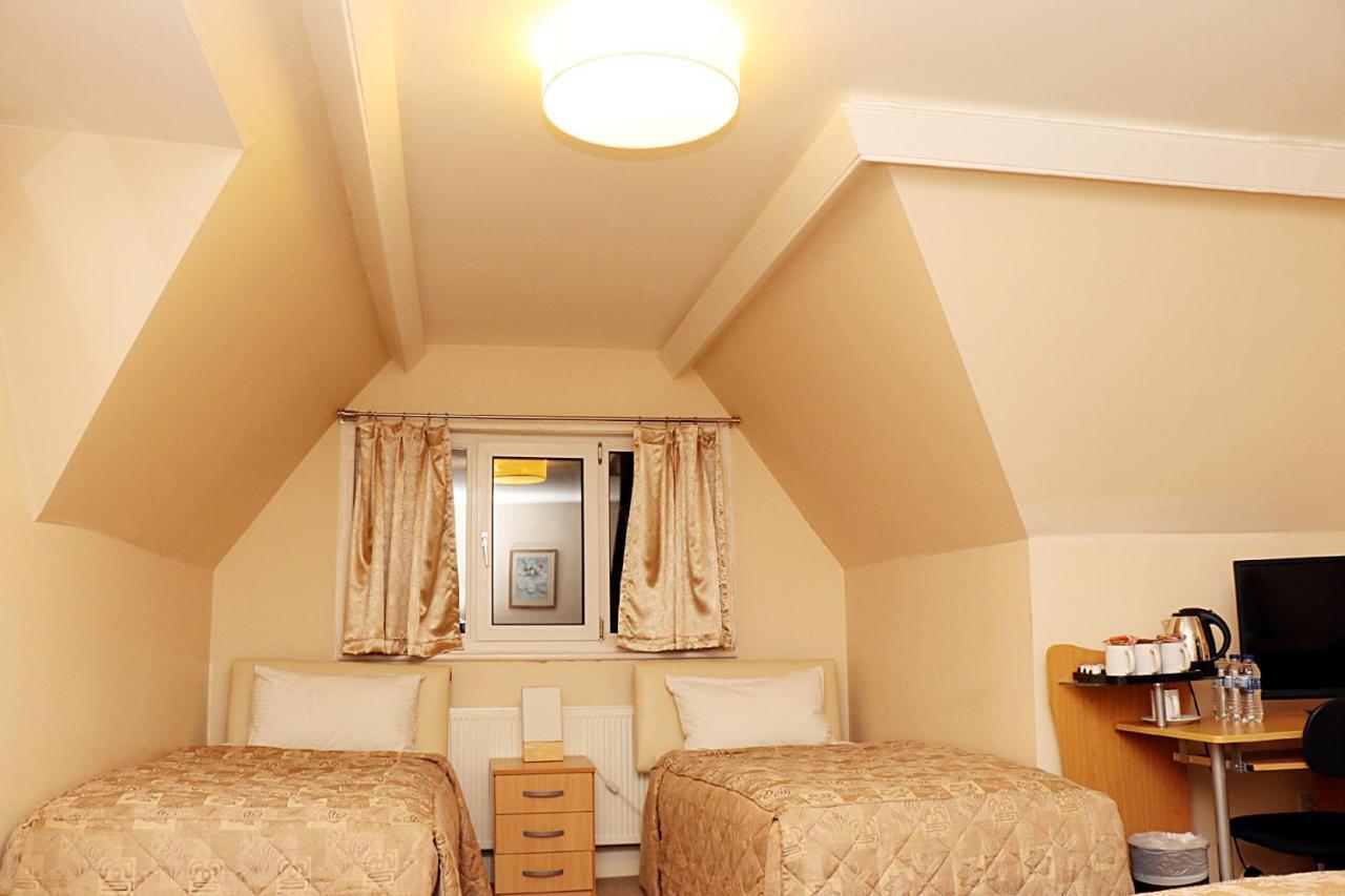 Gatwick Inn ฮอร์เลย์ ภายนอก รูปภาพ