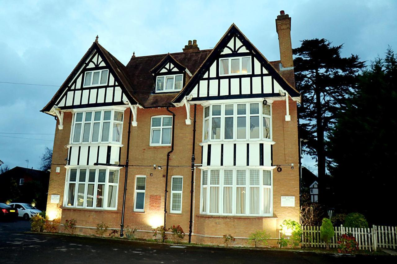 Gatwick Inn ฮอร์เลย์ ภายนอก รูปภาพ