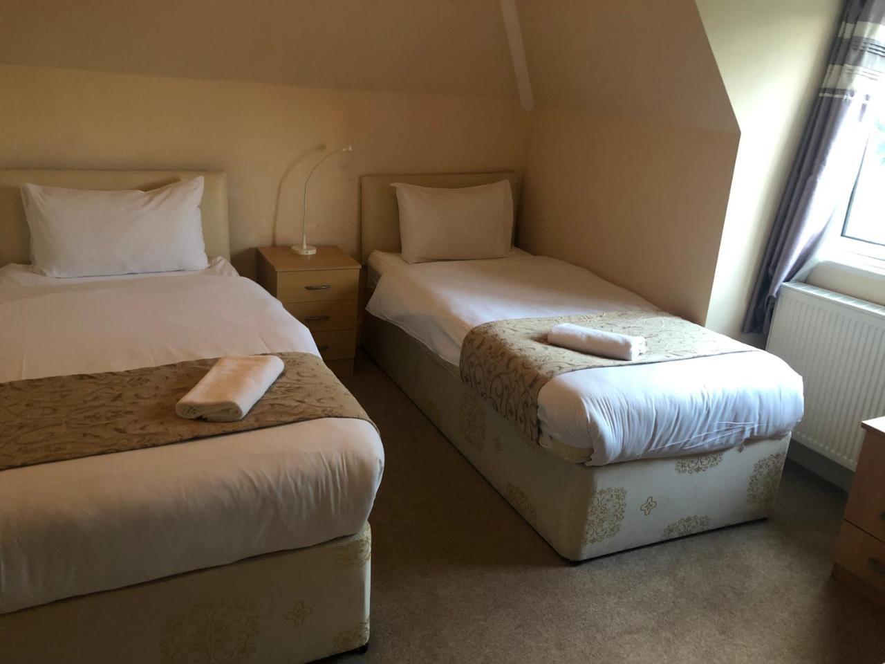 Gatwick Inn ฮอร์เลย์ ภายนอก รูปภาพ